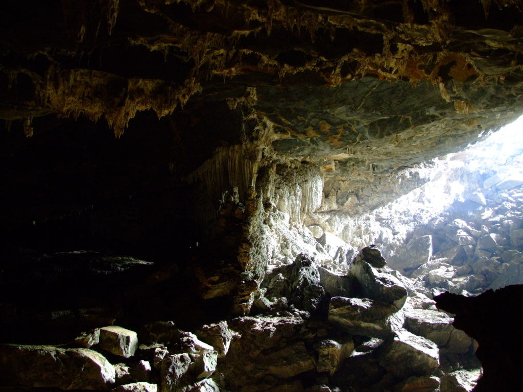 Caverna Alambari Petar